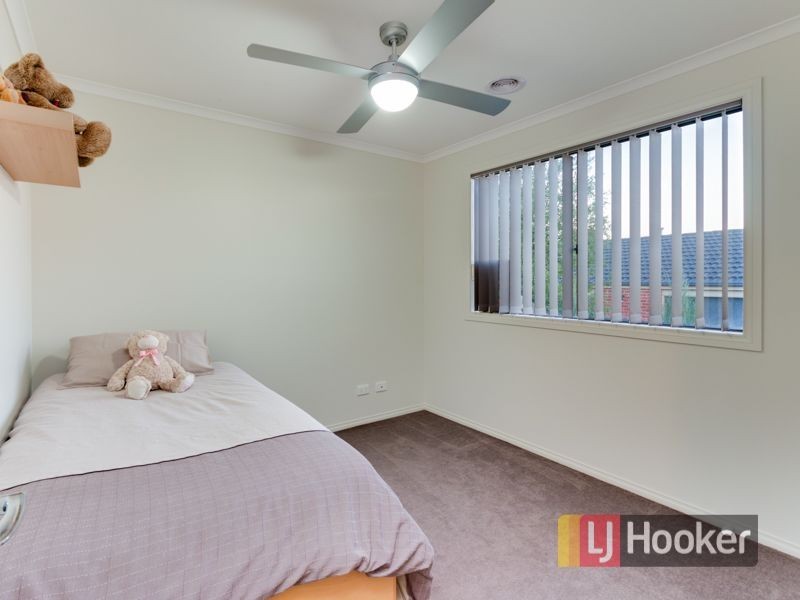 8 Sacha Drive, Pakenham VIC 3810