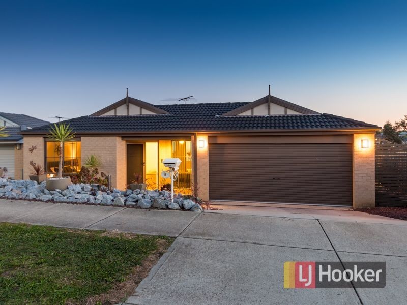 8 Sacha Drive, Pakenham VIC 3810