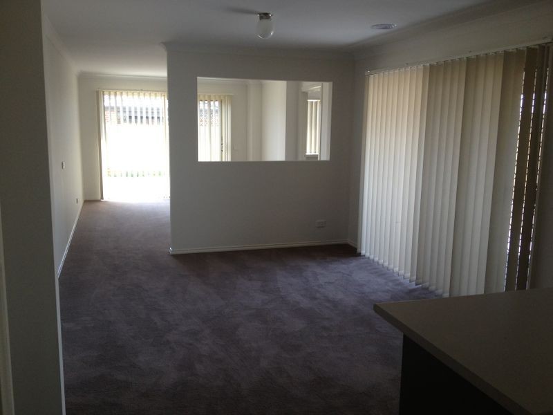 48 Summerhill Blvd, Drouin VIC 3818