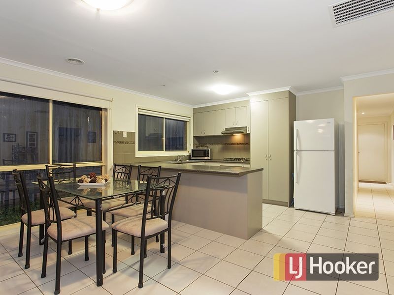2/80 Eagle Drive, Pakenham VIC 3810