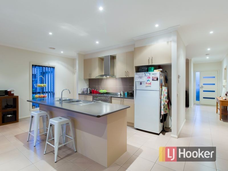 27 Flinders Park Drive, Officer VIC 3809