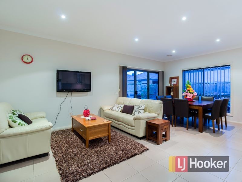 27 Flinders Park Drive, Officer VIC 3809