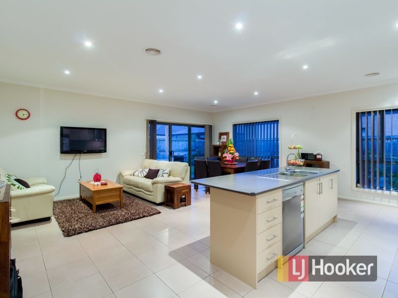 27 Flinders Park Drive, Officer VIC 3809