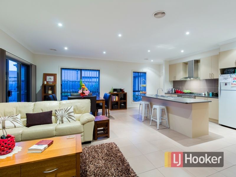 27 Flinders Park Drive, Officer VIC 3809