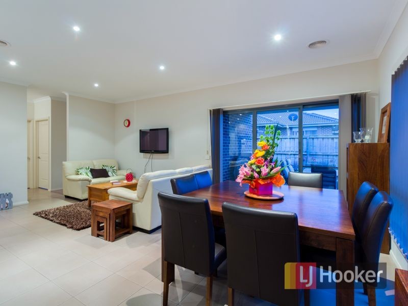 27 Flinders Park Drive, Officer VIC 3809