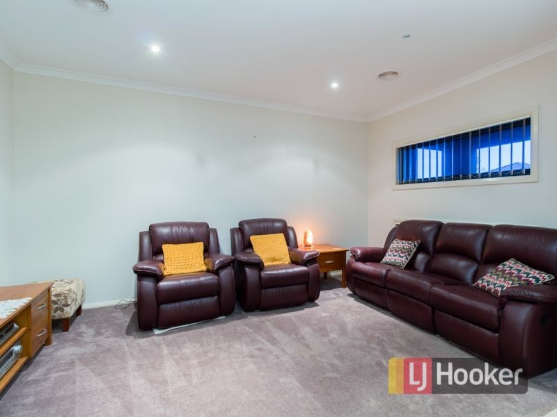 27 Flinders Park Drive, Officer VIC 3809
