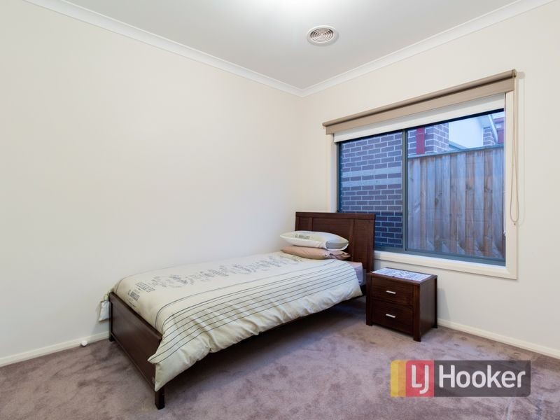 27 Flinders Park Drive, Officer VIC 3809