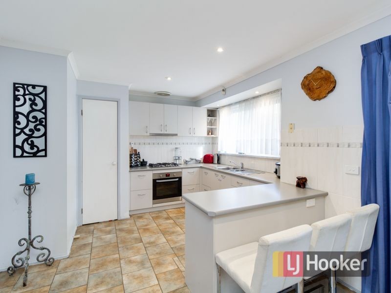 13 Gullquist Way, Pakenham VIC 3810