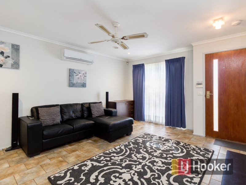 13 Gullquist Way, Pakenham VIC 3810