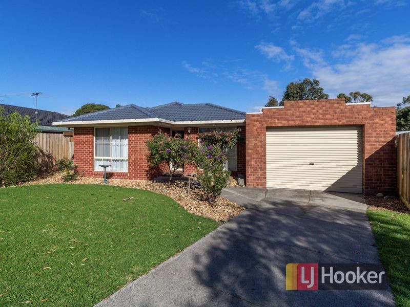 13 Gullquist Way, Pakenham VIC 3810