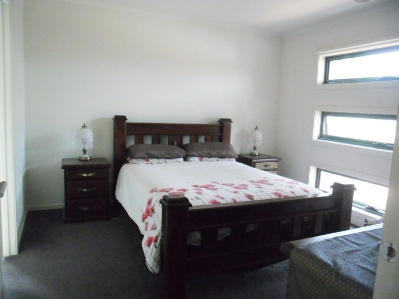 40 Sandalwood Drive, Pakenham VIC 3810