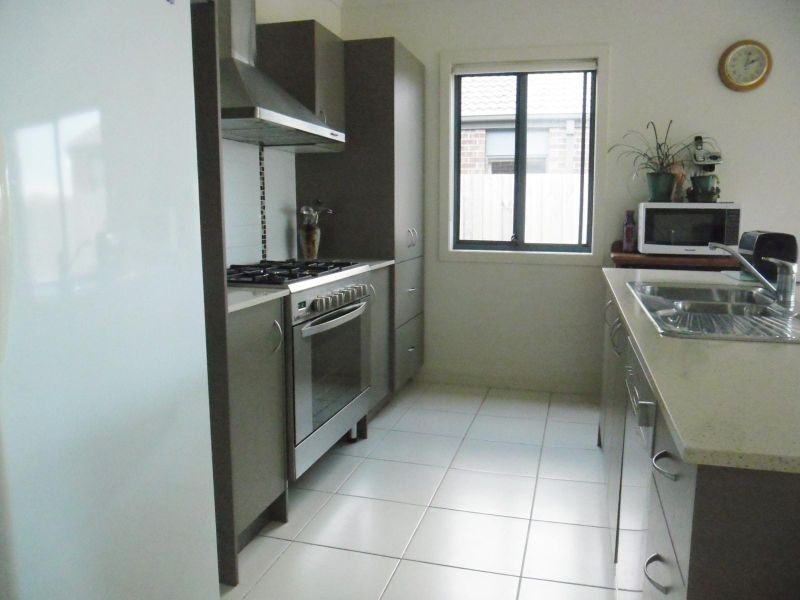 40 Sandalwood Drive, Pakenham VIC 3810