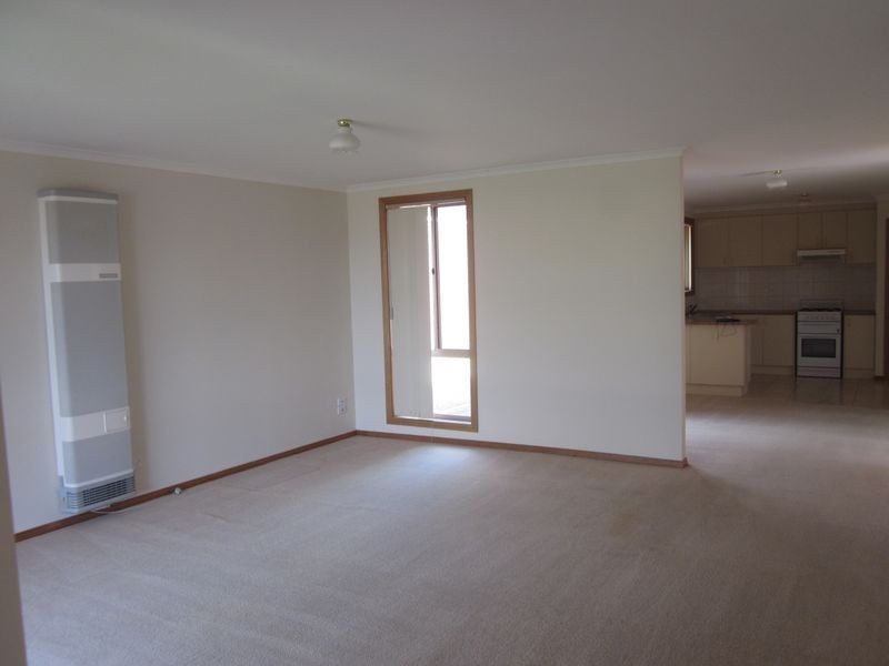 3 Rossi Close, Pakenham VIC 3810