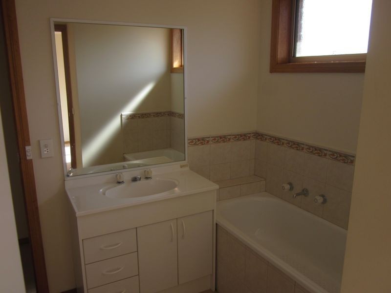 3 Rossi Close, Pakenham VIC 3810