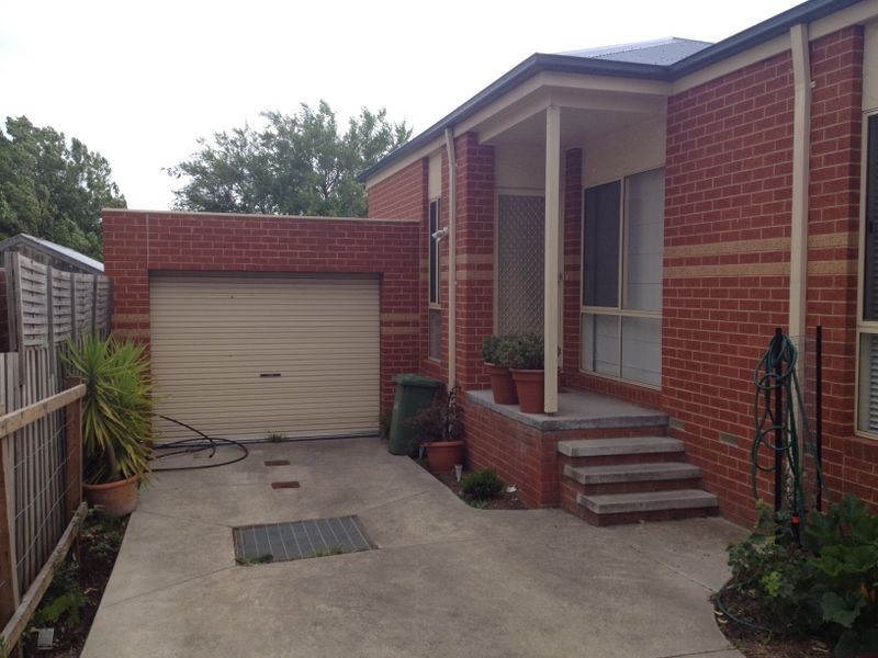 4/33 Princes Highway, Pakenham VIC 3810