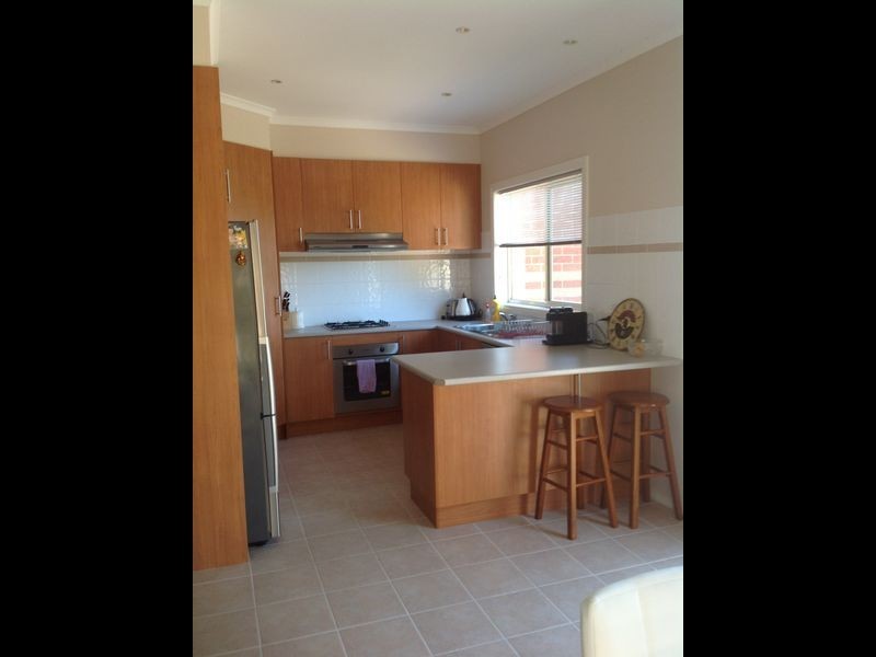 4/33 Princes Highway, Pakenham VIC 3810