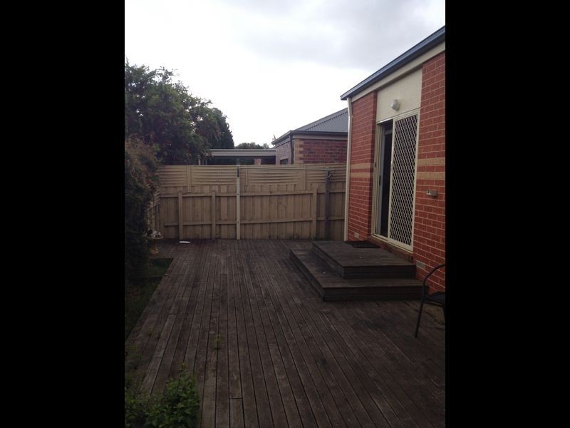 4/33 Princes Highway, Pakenham VIC 3810