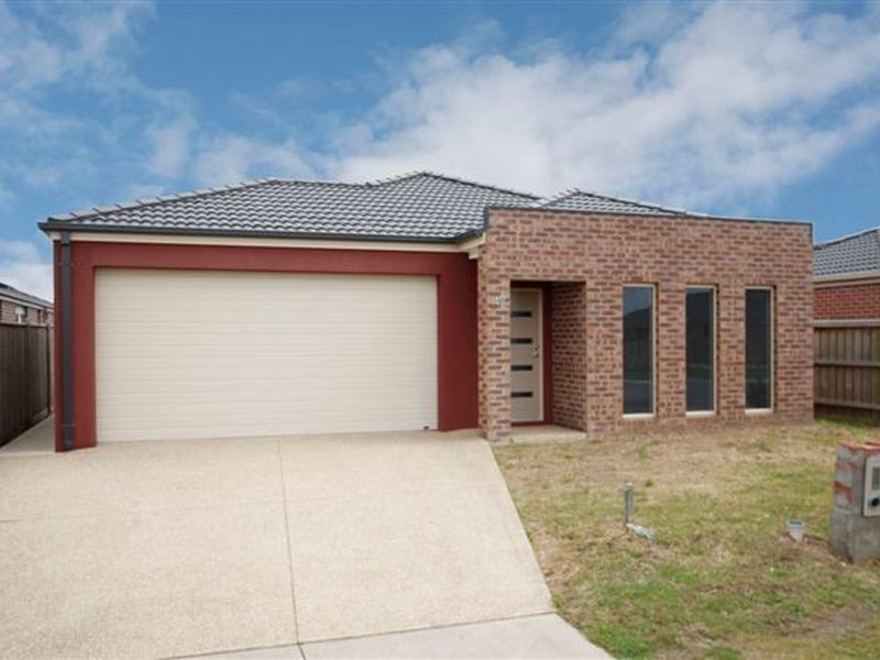 68 Ebony Drive, Pakenham VIC 3810
