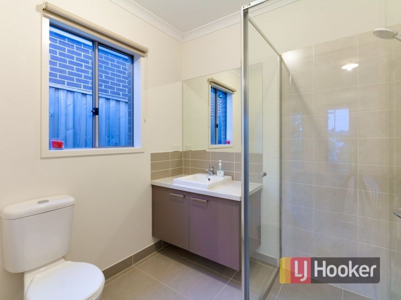 13 Clarendon Street, Pakenham VIC 3810