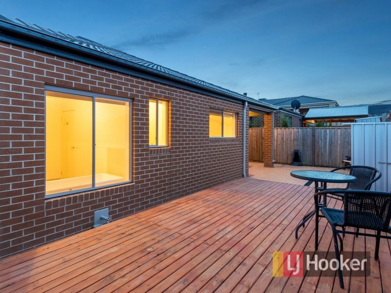 13 Clarendon Street, Pakenham VIC 3810