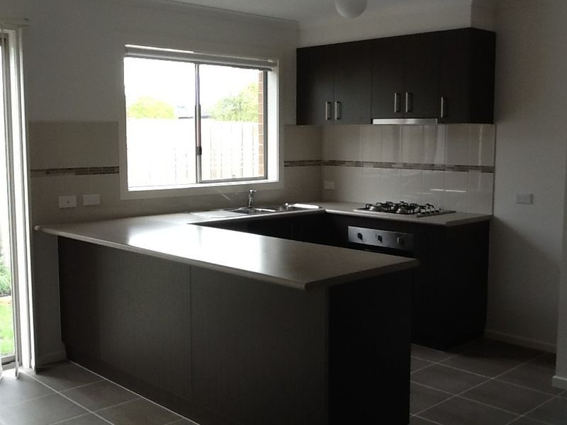 3/140 Toomuc Valley Road, Pakenham VIC 3810