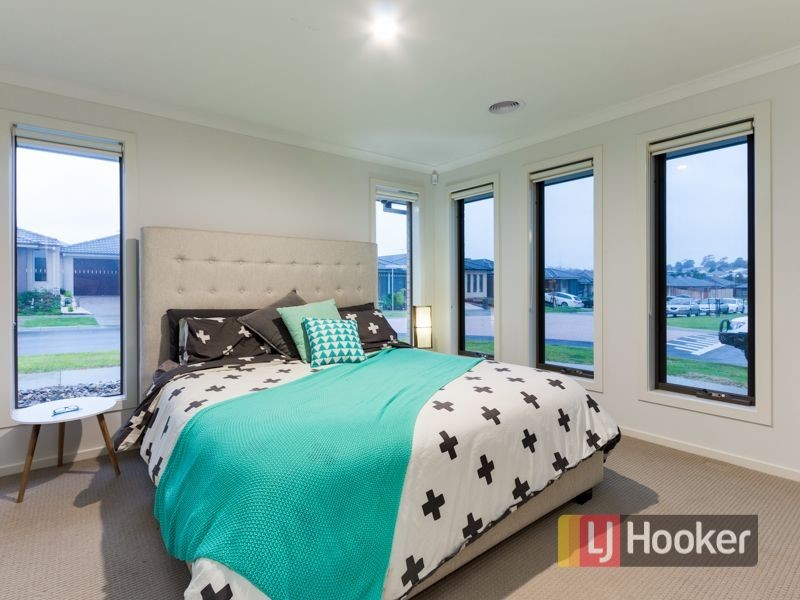 2 Tyalla Way, Pakenham VIC 3810