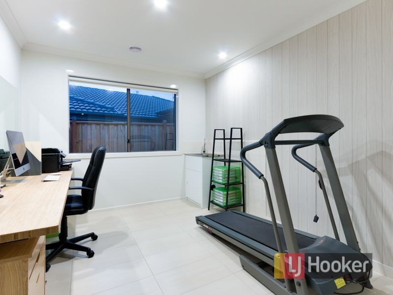 2 Tyalla Way, Pakenham VIC 3810