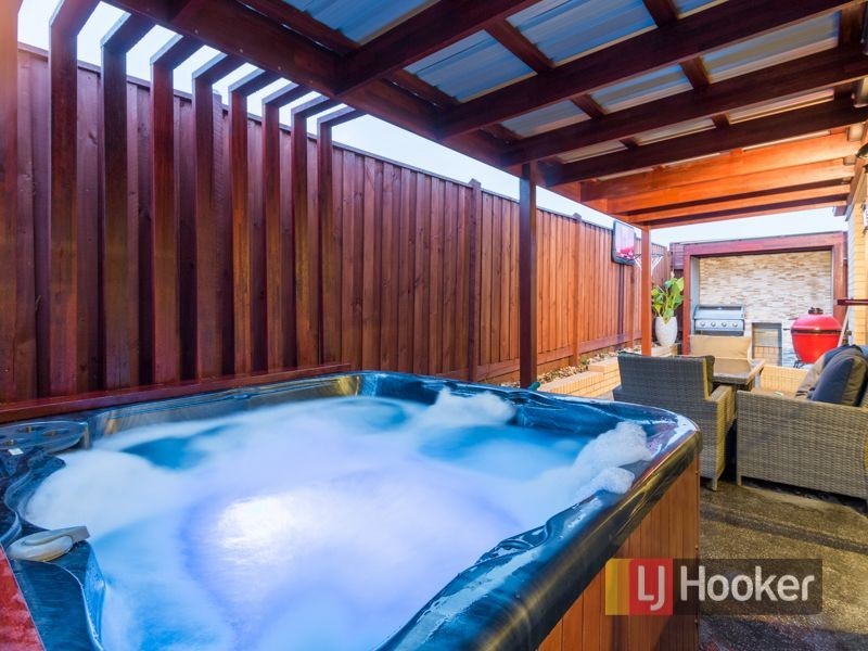 2 Tyalla Way, Pakenham VIC 3810