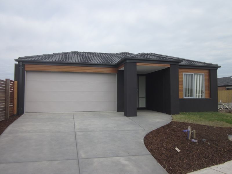 93 Henry Road, Pakenham VIC 3810