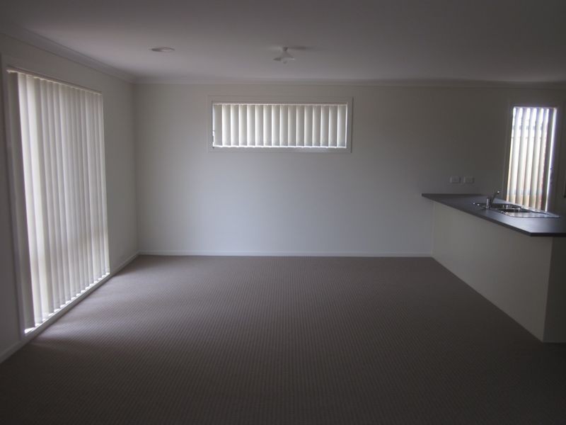 93 Henry Road, Pakenham VIC 3810