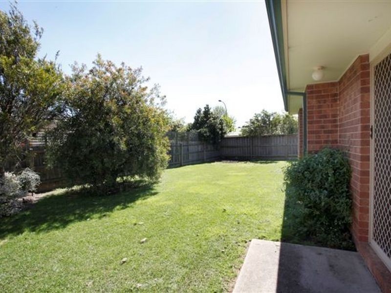 8 Naples Way, Pakenham VIC 3810