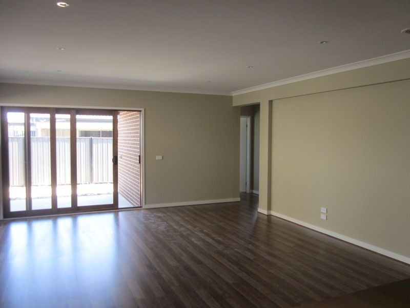 5 Rhinelander Close, Clyde North VIC 3978