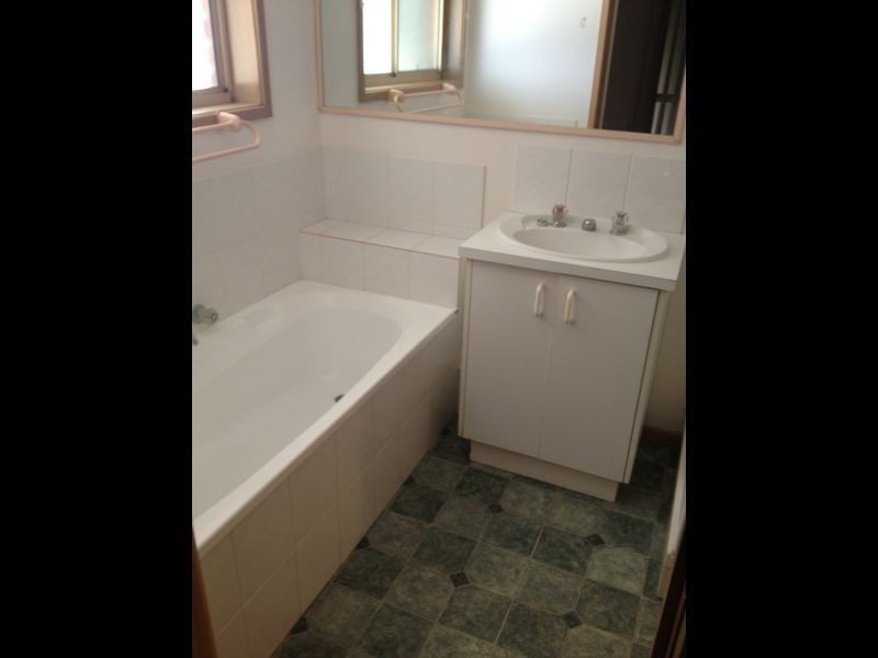 64 Murphy Road, Pakenham VIC 3810