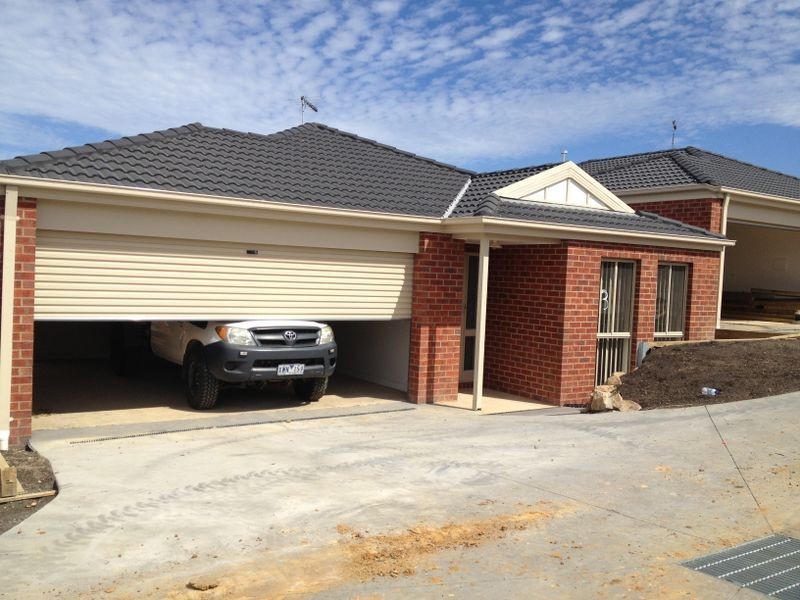 3/12 McClenaghan Place, Pakenham VIC 3810