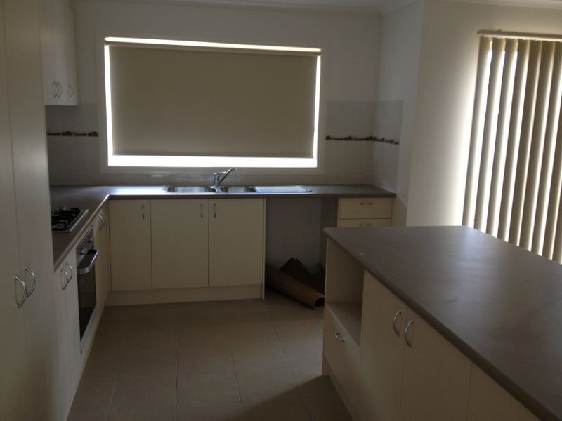 12 Sienna Way, Pakenham VIC 3810