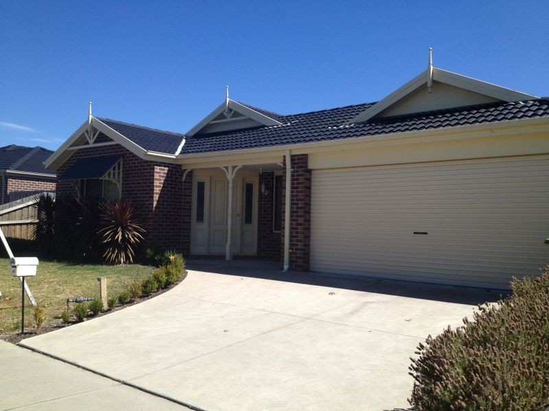 61 Sandalwood Drive, Pakenham VIC 3810