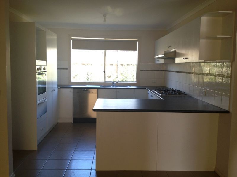 61 Sandalwood Drive, Pakenham VIC 3810