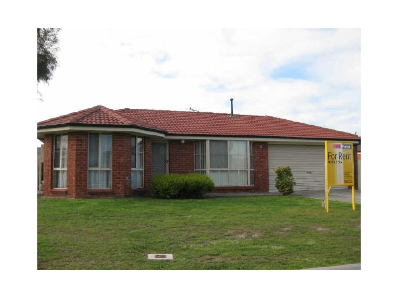 16 Maria Crescent, Pakenham VIC 3810