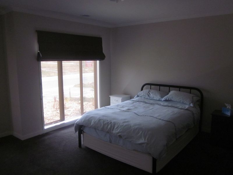 28 Dusseldorp Drive, Pakenham VIC 3810