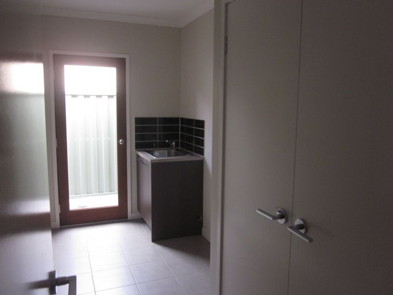 28 Dusseldorp Drive, Pakenham VIC 3810