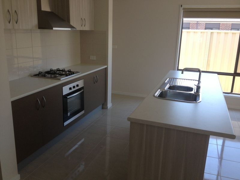 13 Audley Street, Pakenham VIC 3810