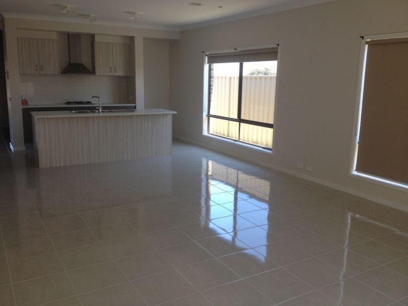 13 Audley Street, Pakenham VIC 3810