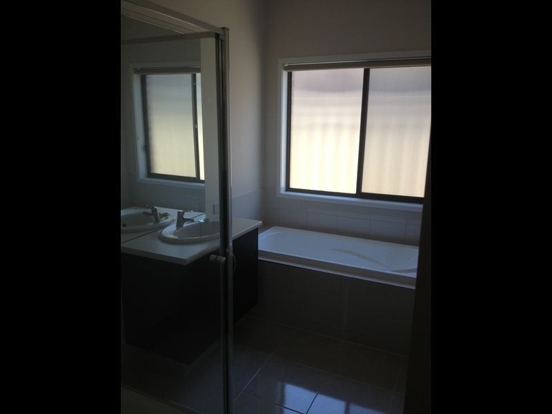 13 Audley Street, Pakenham VIC 3810