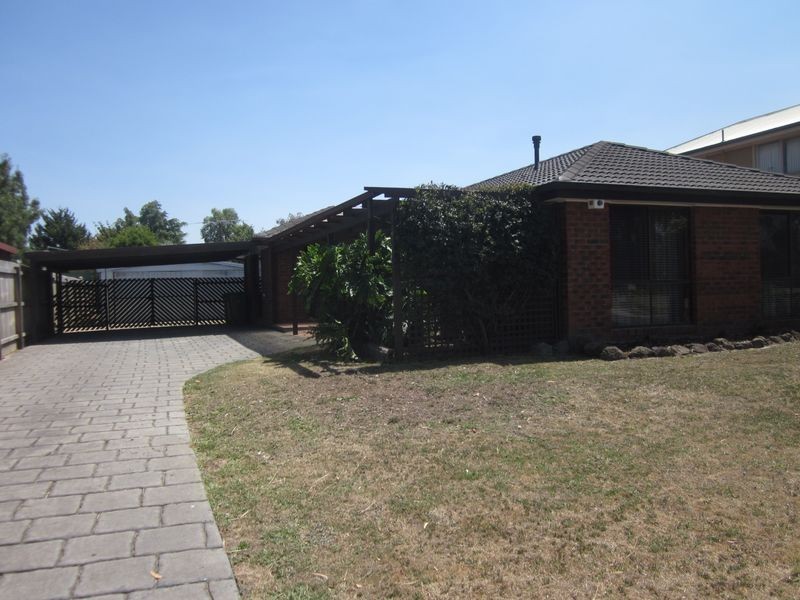 20 Kingston Avenue, Pakenham VIC 3810