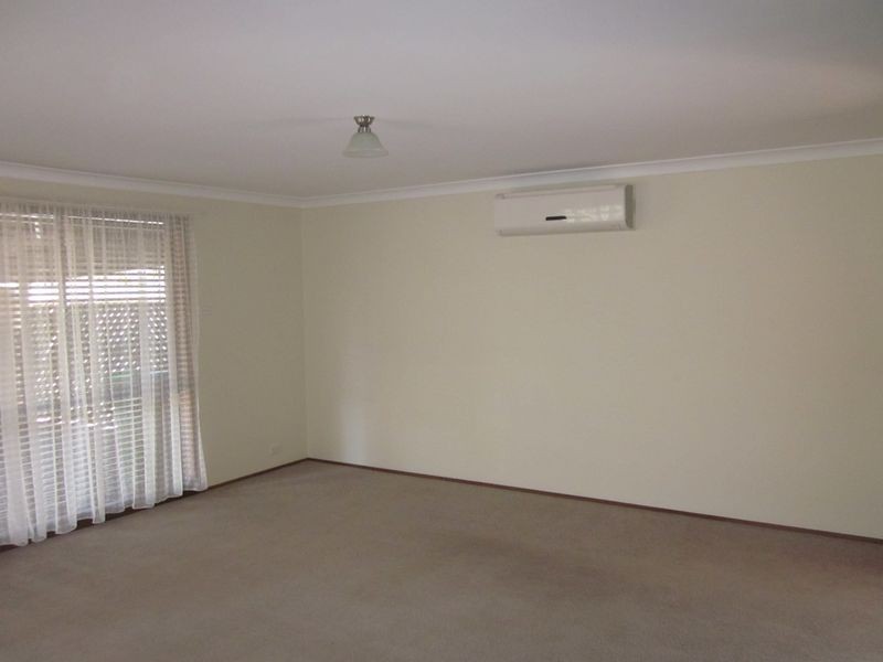 20 Kingston Avenue, Pakenham VIC 3810