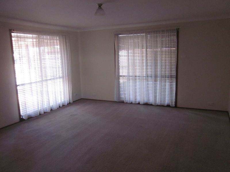 20 Kingston Avenue, Pakenham VIC 3810