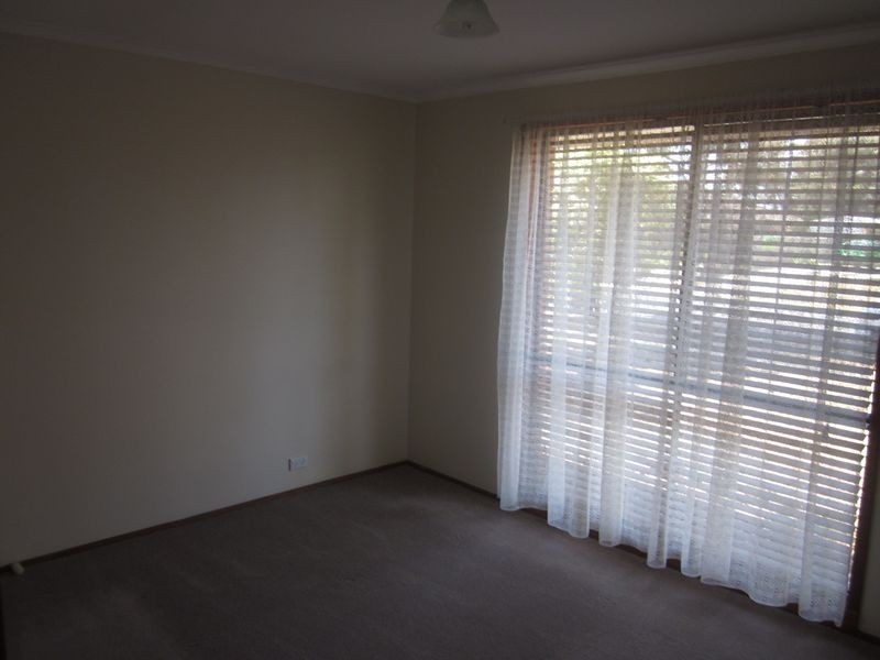 20 Kingston Avenue, Pakenham VIC 3810