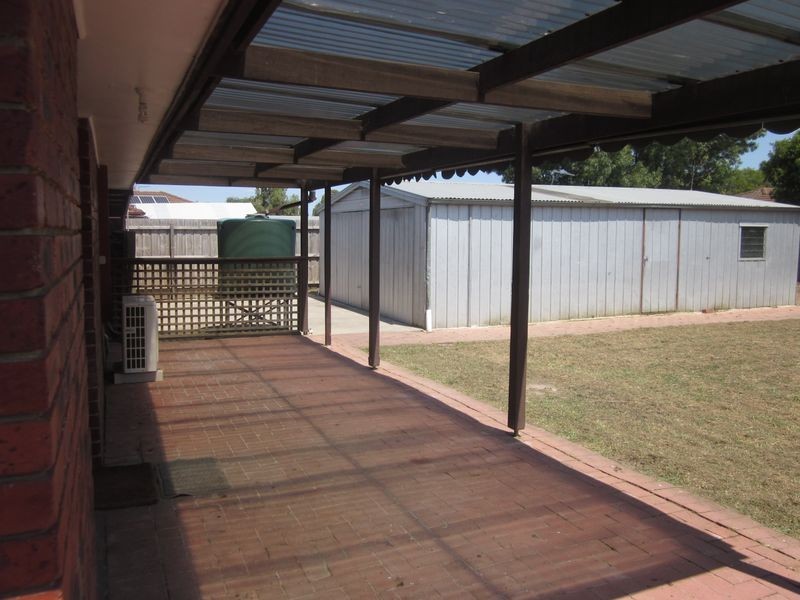 20 Kingston Avenue, Pakenham VIC 3810