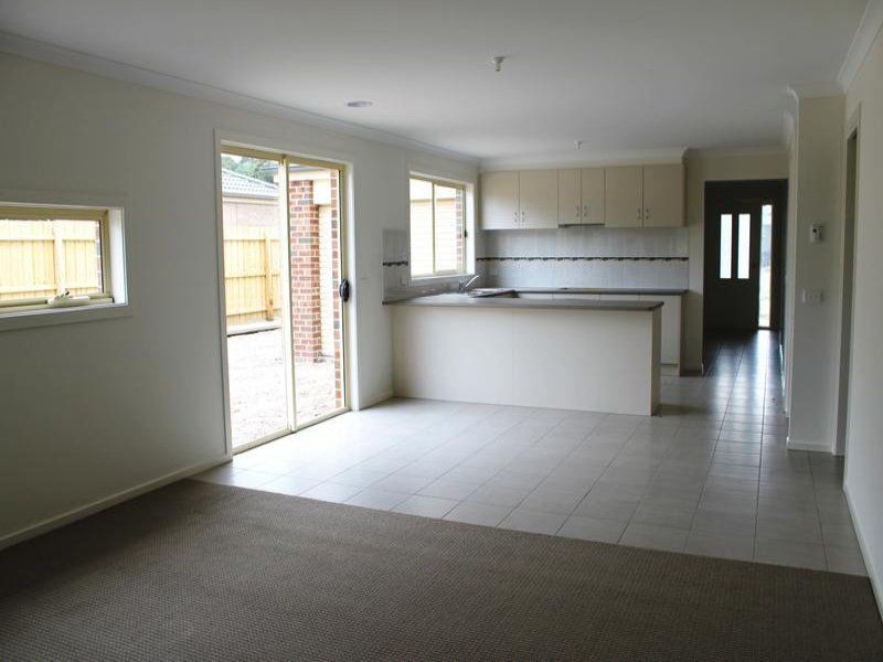 42 Summerhill Blvd, Drouin VIC 3818