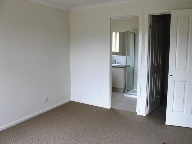 42 Summerhill Blvd, Drouin VIC 3818